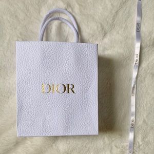 Dior shopping bag and ribbon